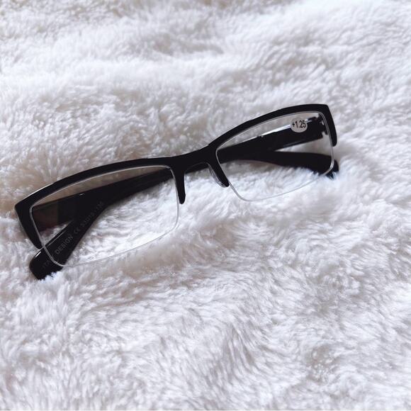 Sam Black Rectangular Reading Glasses - Picture 2 of 11